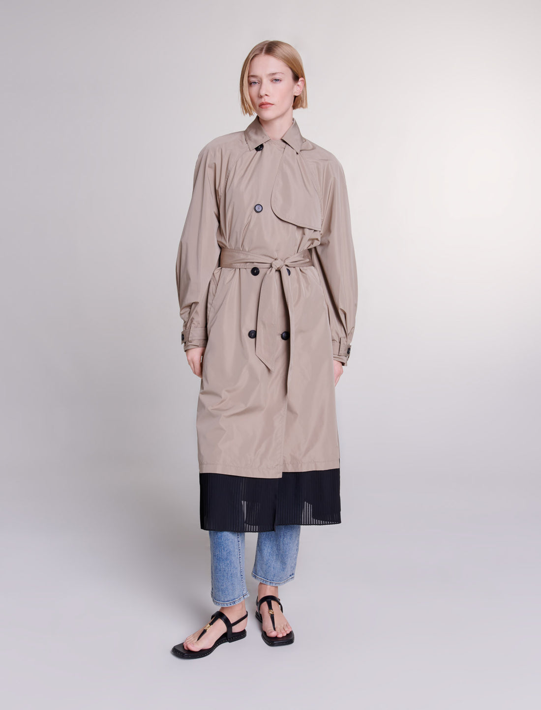 Gabardina en contraste