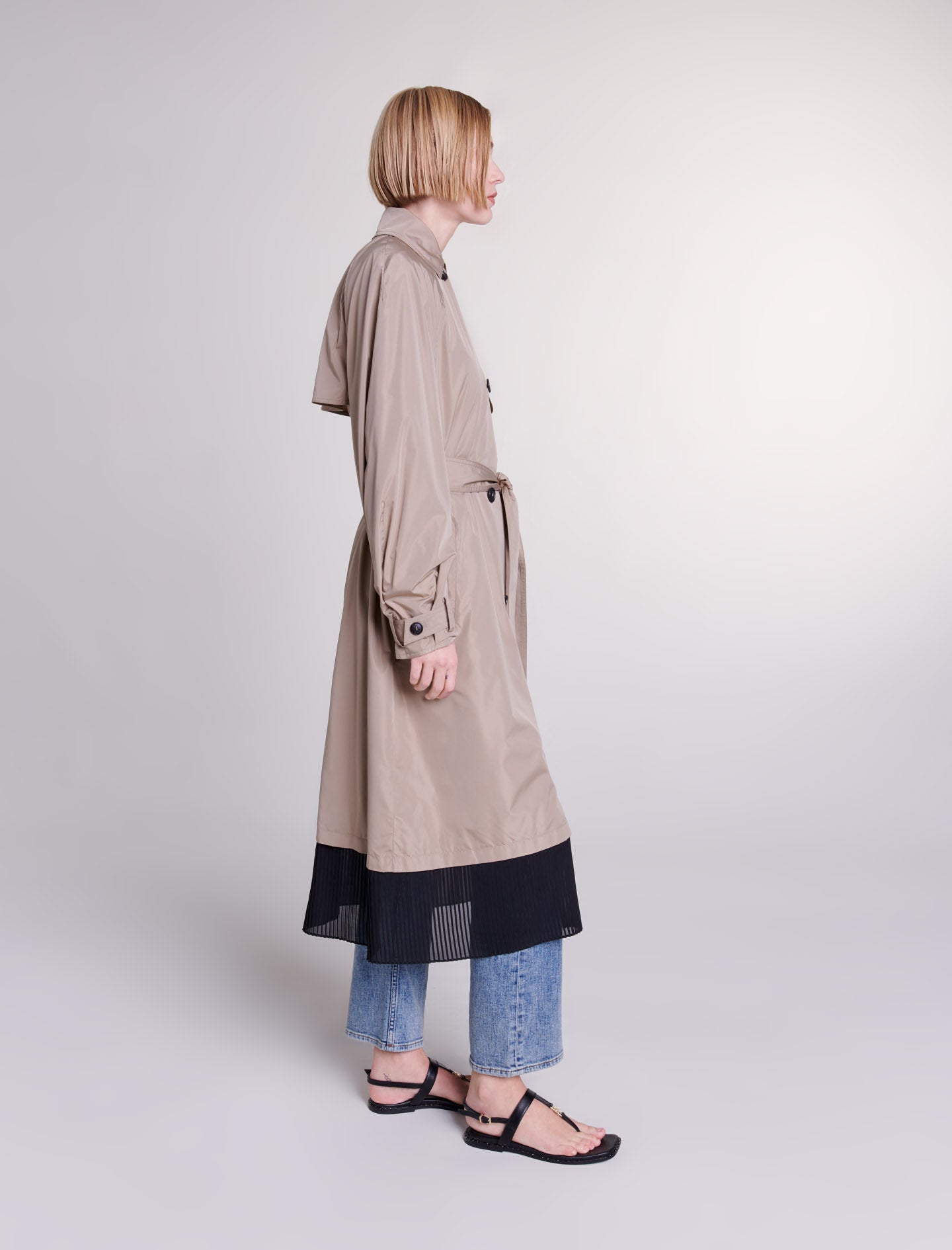 Gabardina en contraste