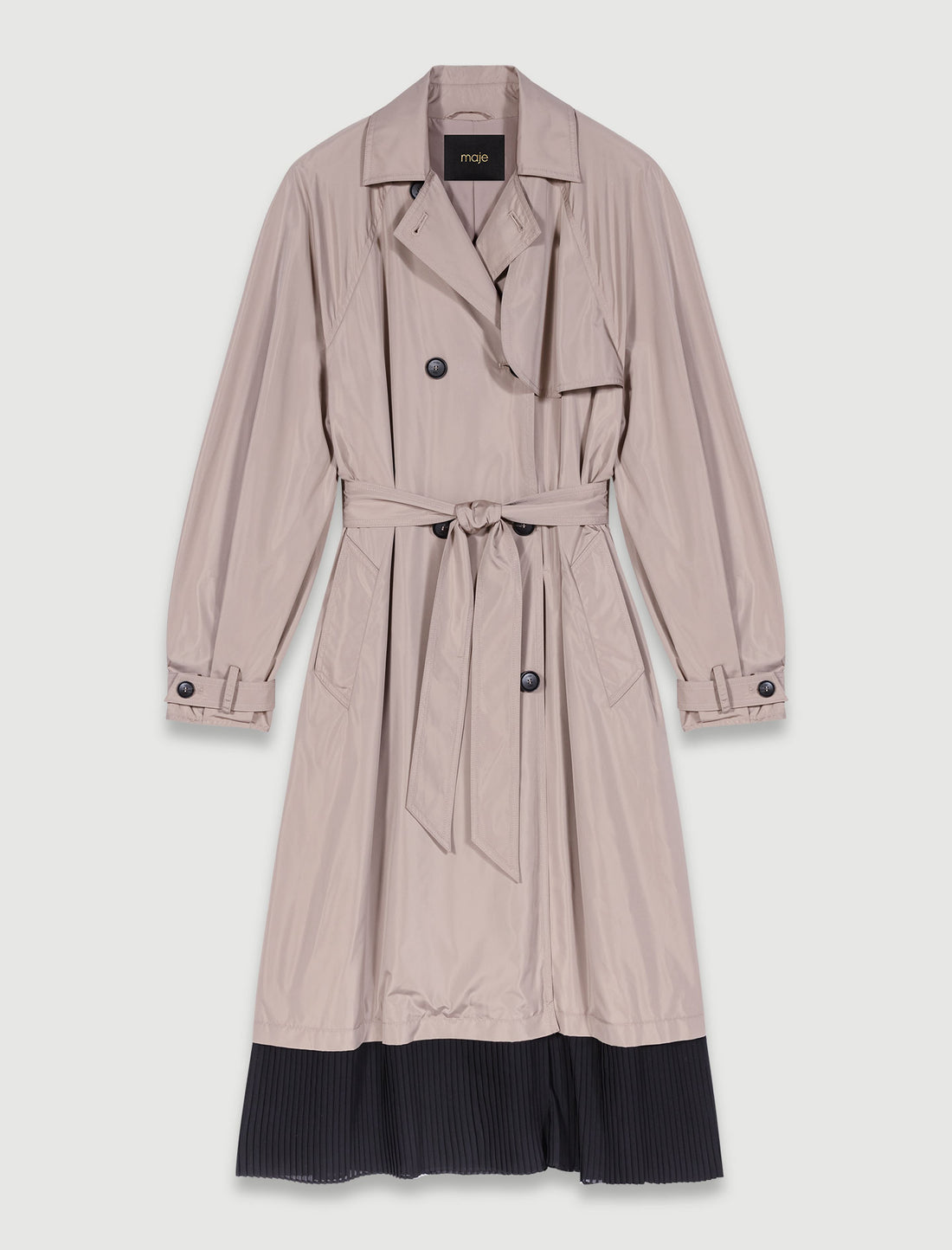 Gabardina en contraste