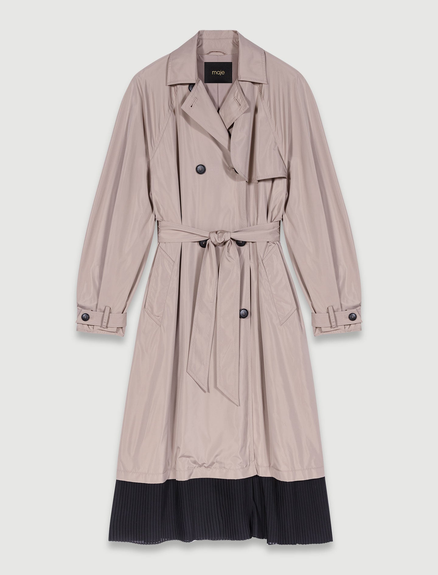 Gabardina en contraste