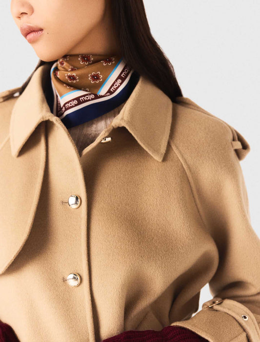 Abrigo corto reversible