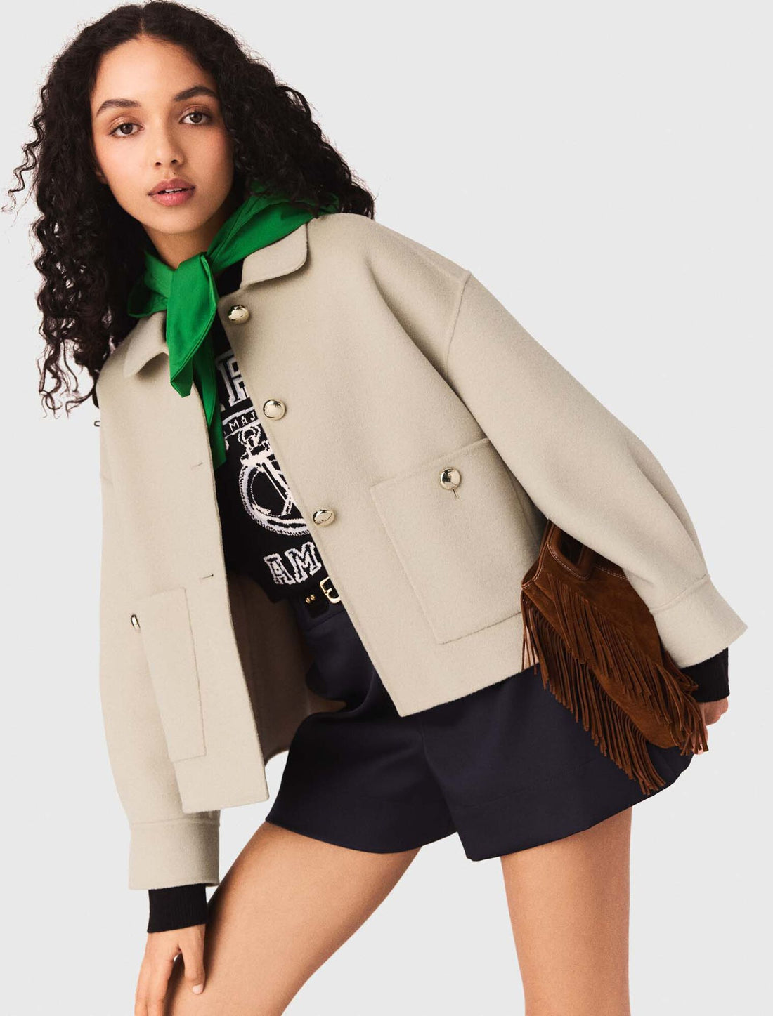 Chaqueta corta lana espalda plisada