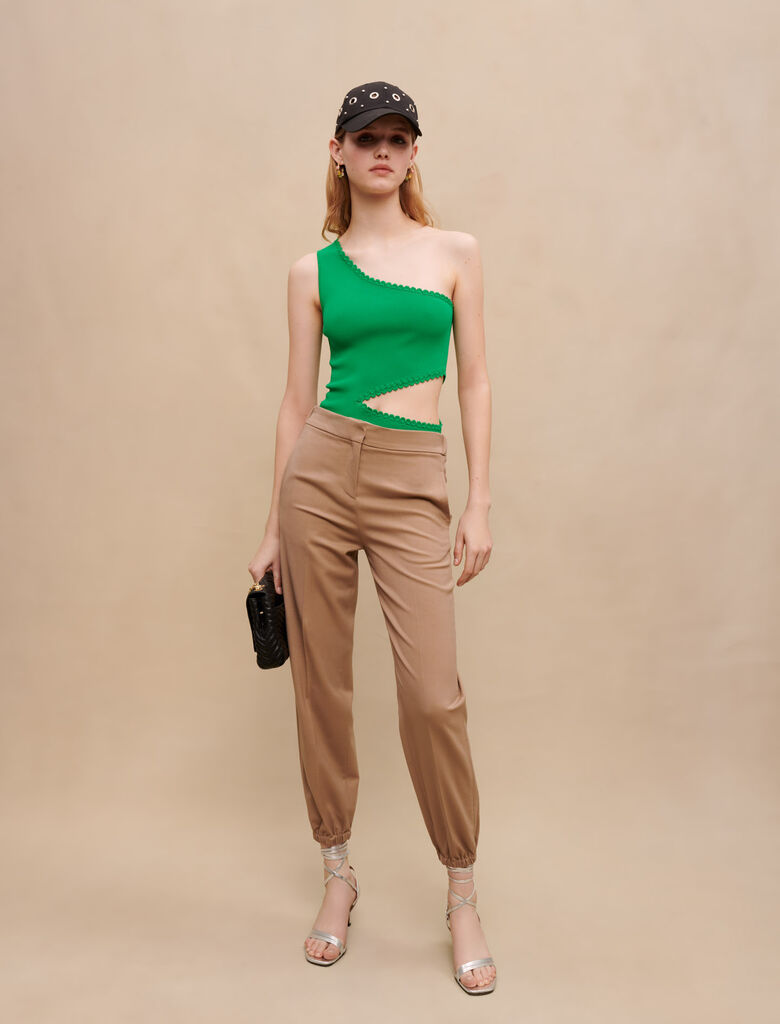 Pantalones ajustados en los tobillos