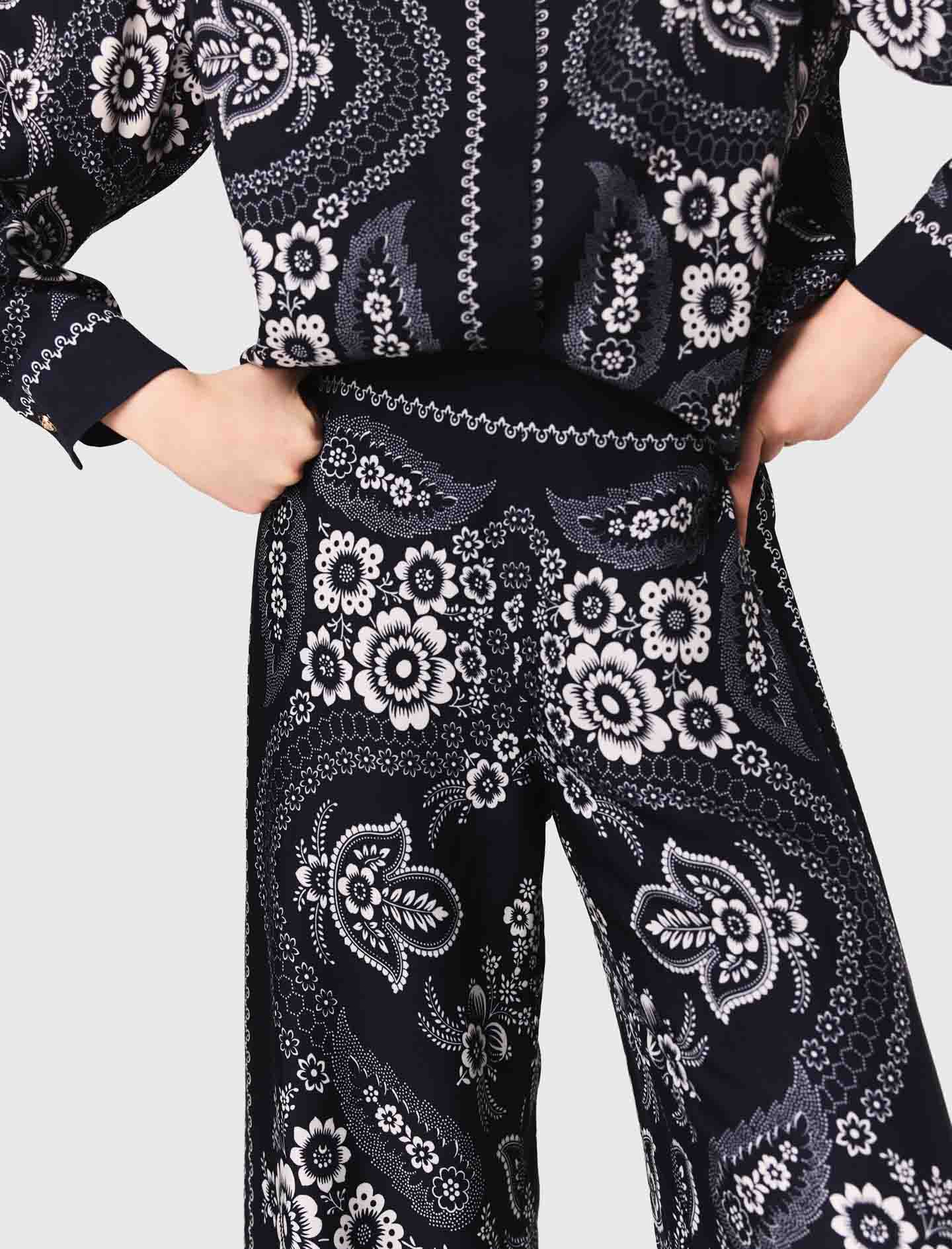 Pantalón fluido estampado