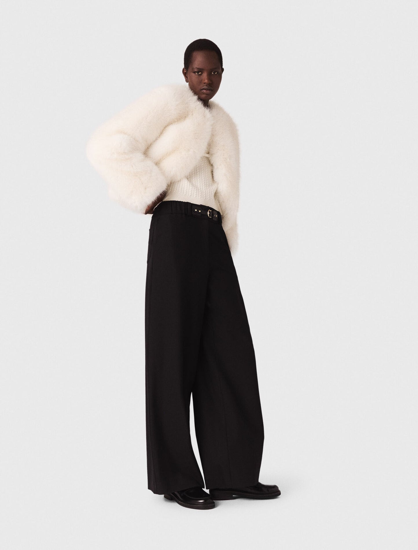 Pantalón sastre de pernera ancha