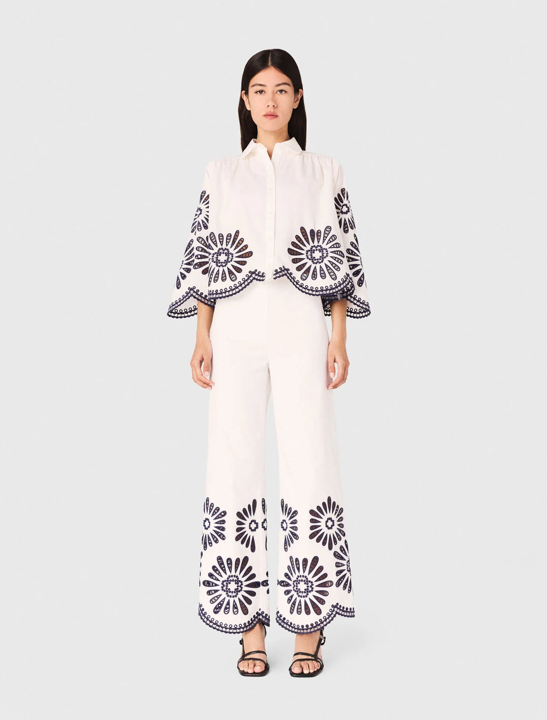 Pantalones con detalle de crochet