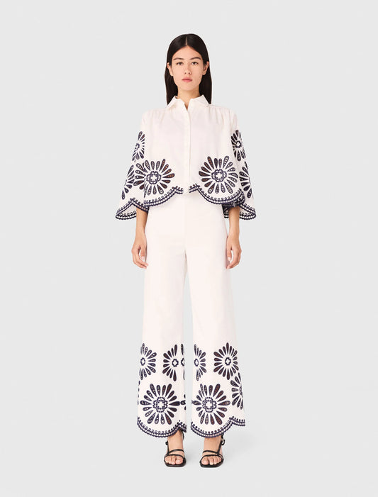 Pantalones con detalle de crochet