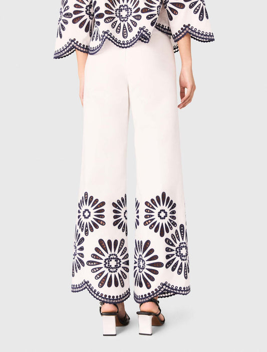 Pantalones con detalle de crochet