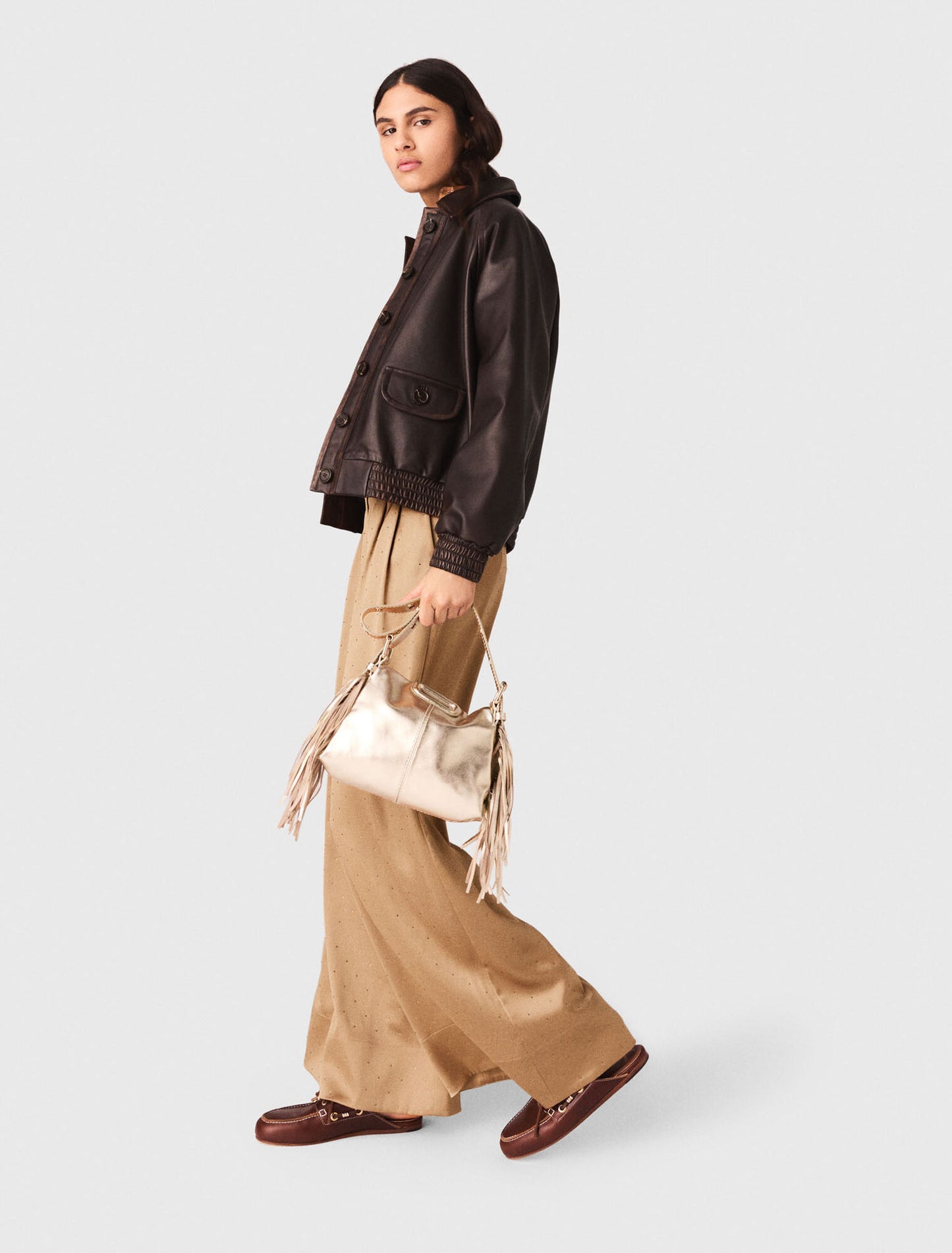Pantalón satinado con strass