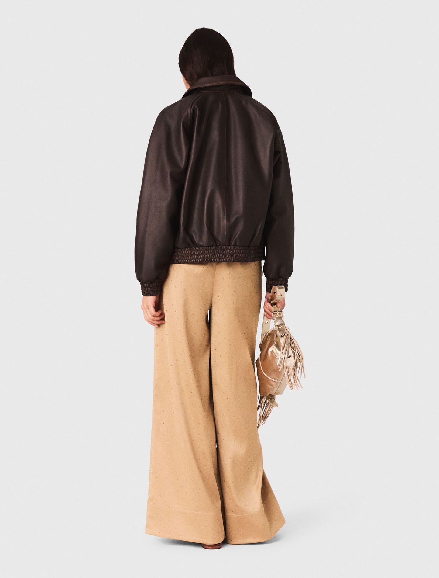 Pantalón satinado con strass