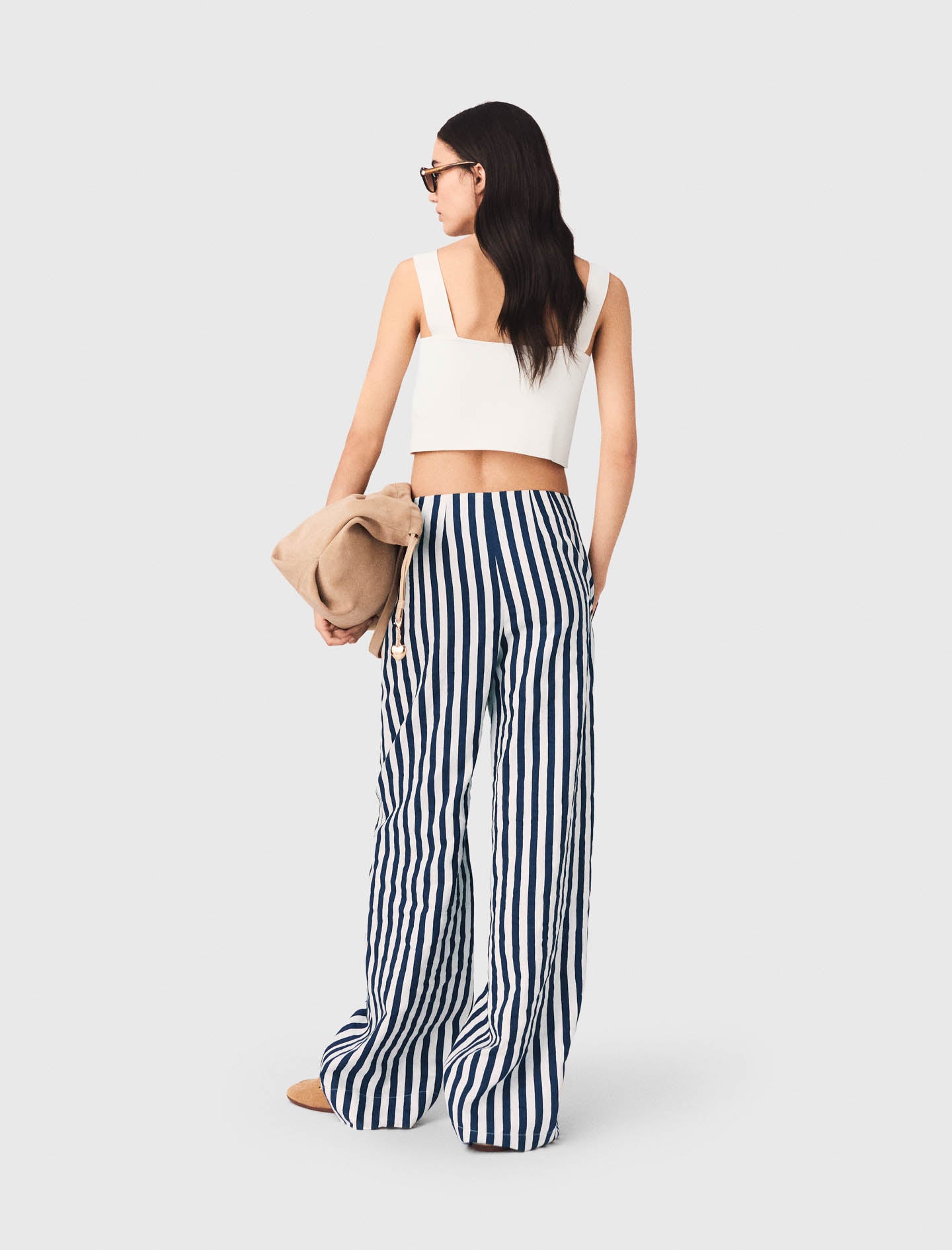 Pantalón con puente de lino mezcla