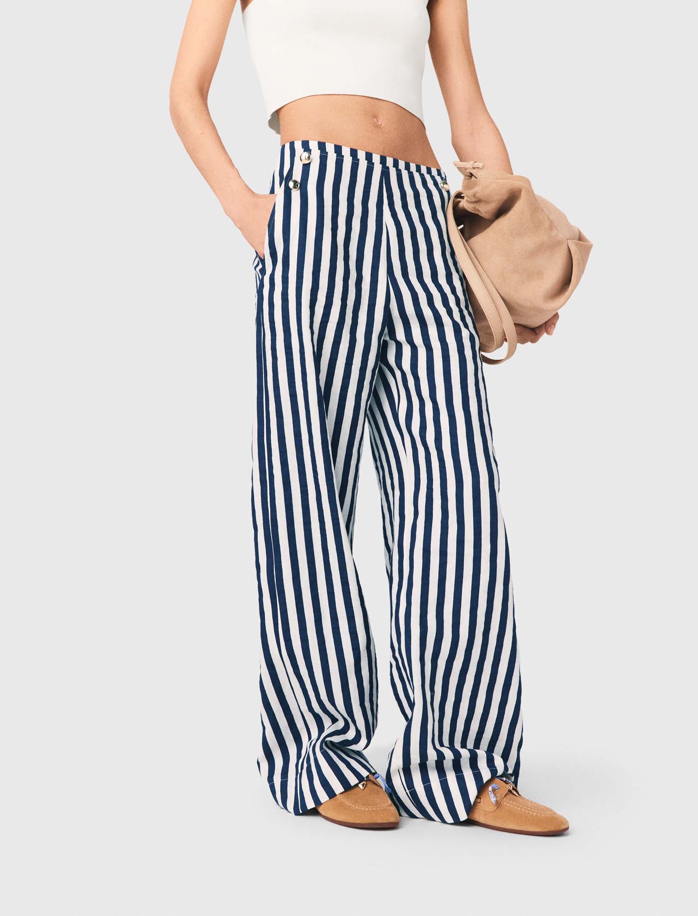 Pantalón con puente de lino mezcla