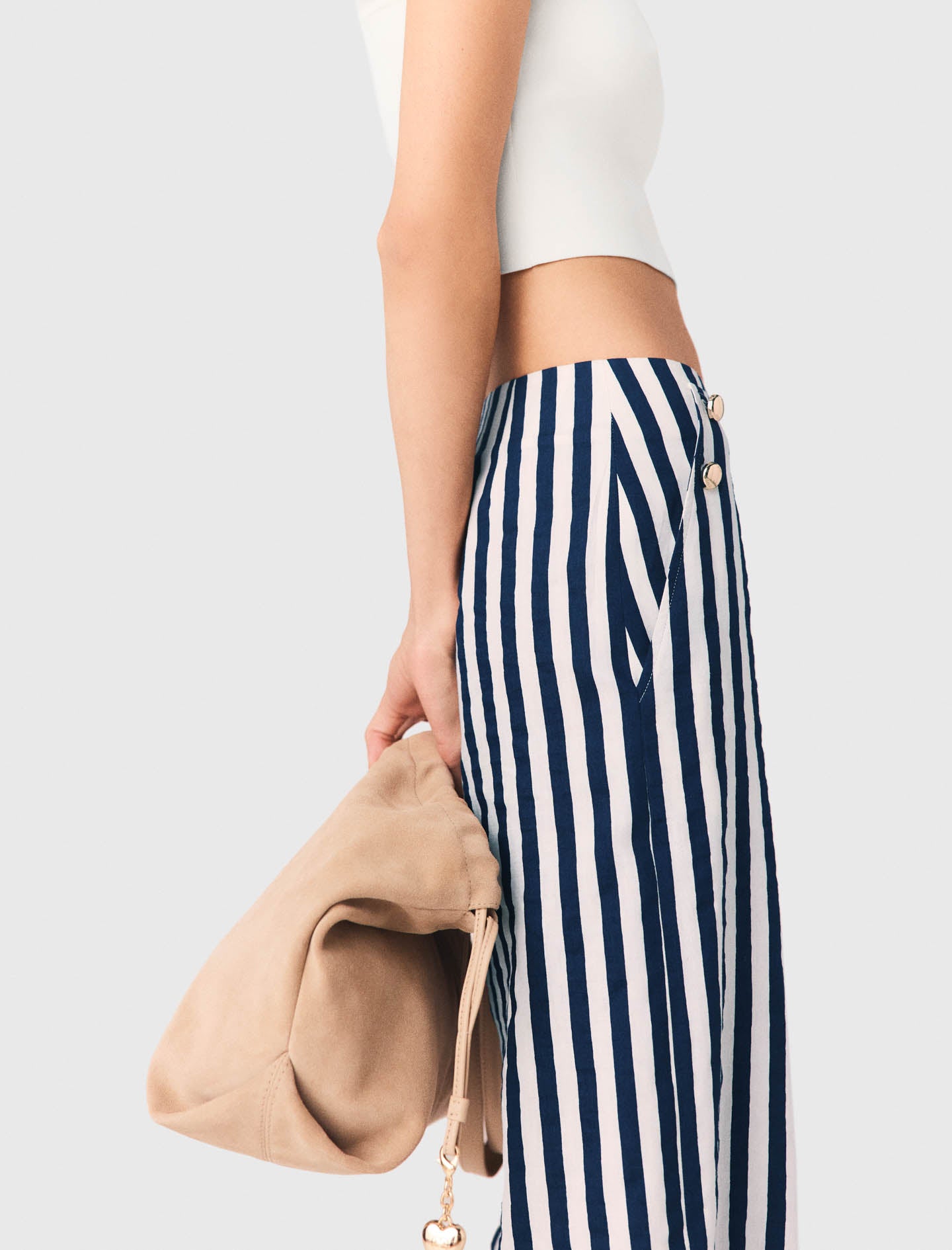 Pantalón con puente de lino mezcla