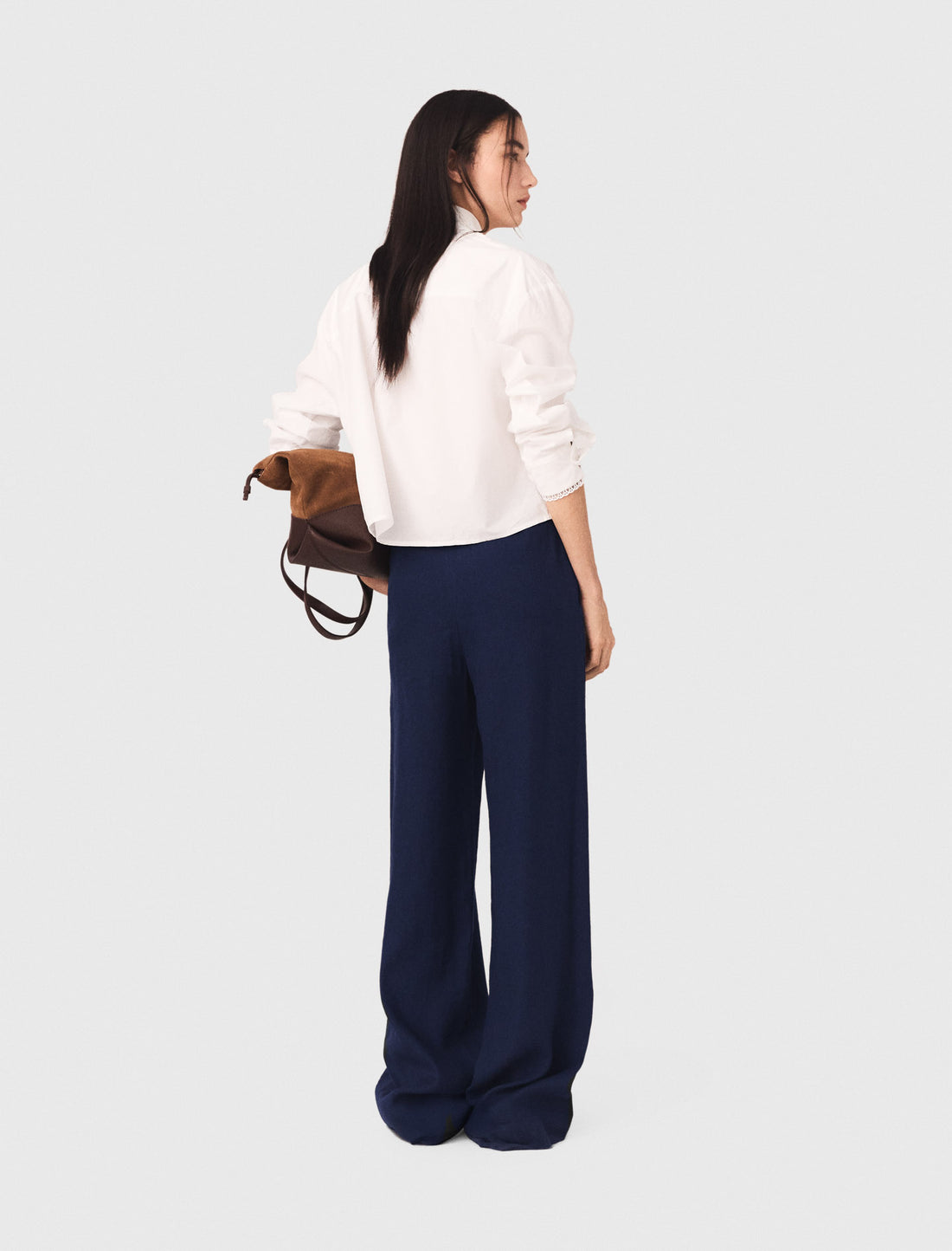 Pantalón con puente de lino mezcla