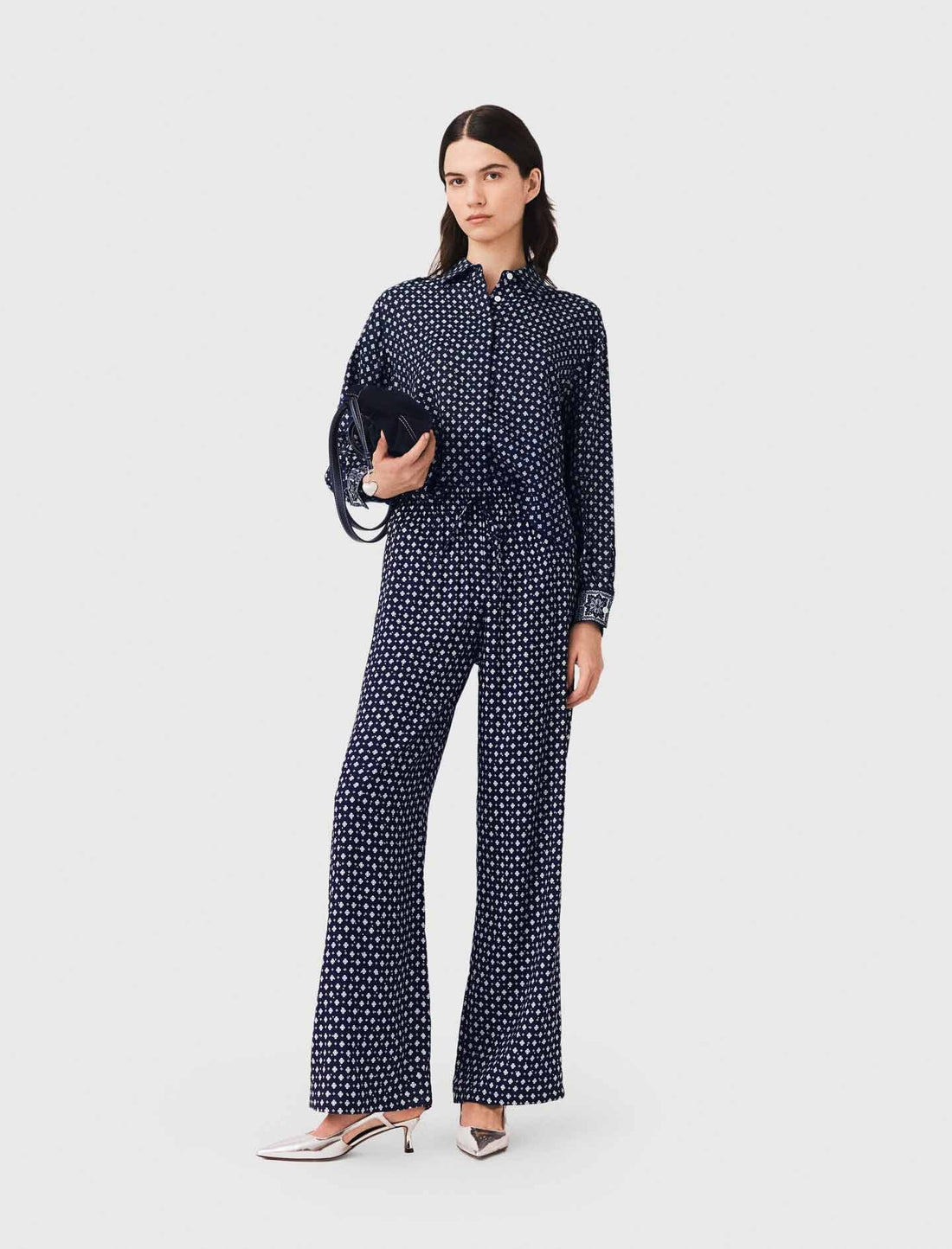 Pantalón estampado con strass