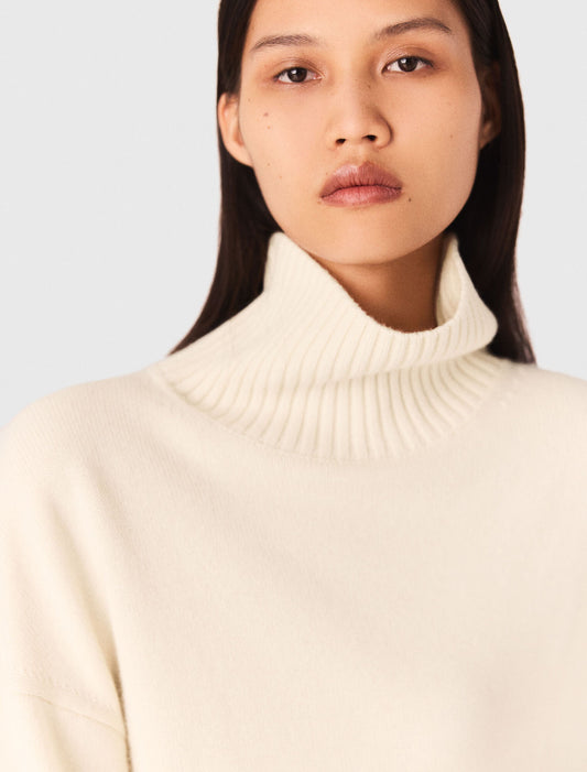 Jersey de cachemir con cuello alto