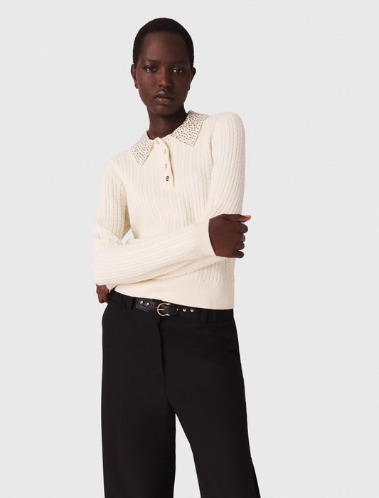 Polo de punto con cuello de strass