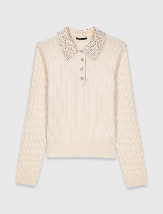 Polo de punto con cuello de strass
