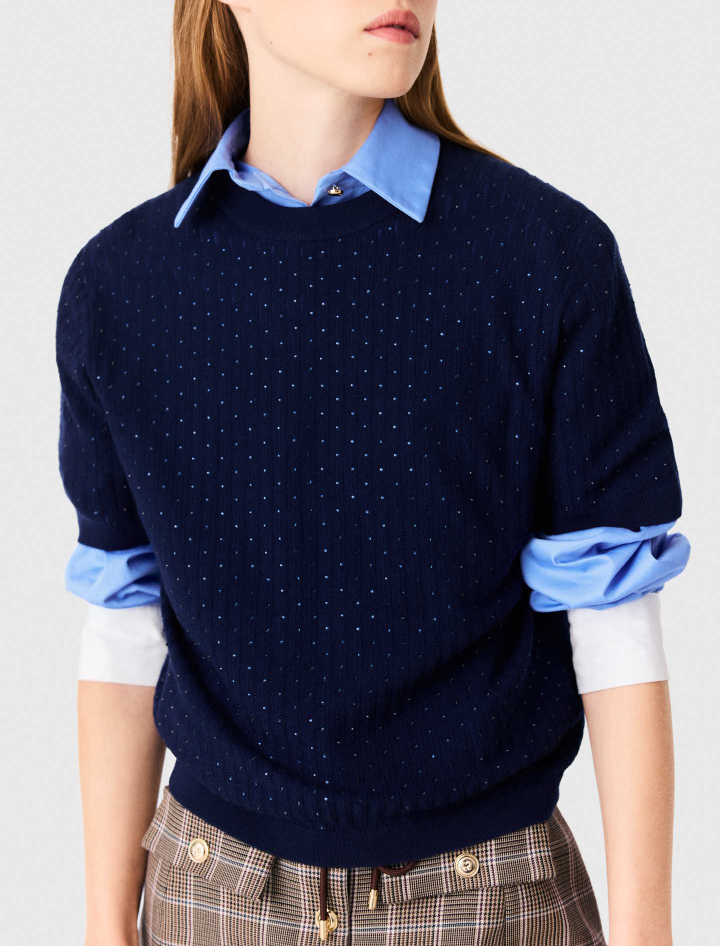 Jersey con strass tono sobre tono