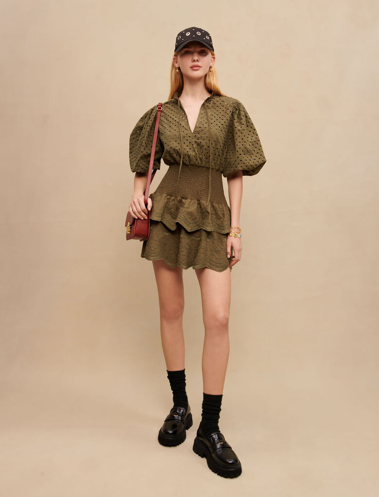 Vestido corto con bordado inglés
