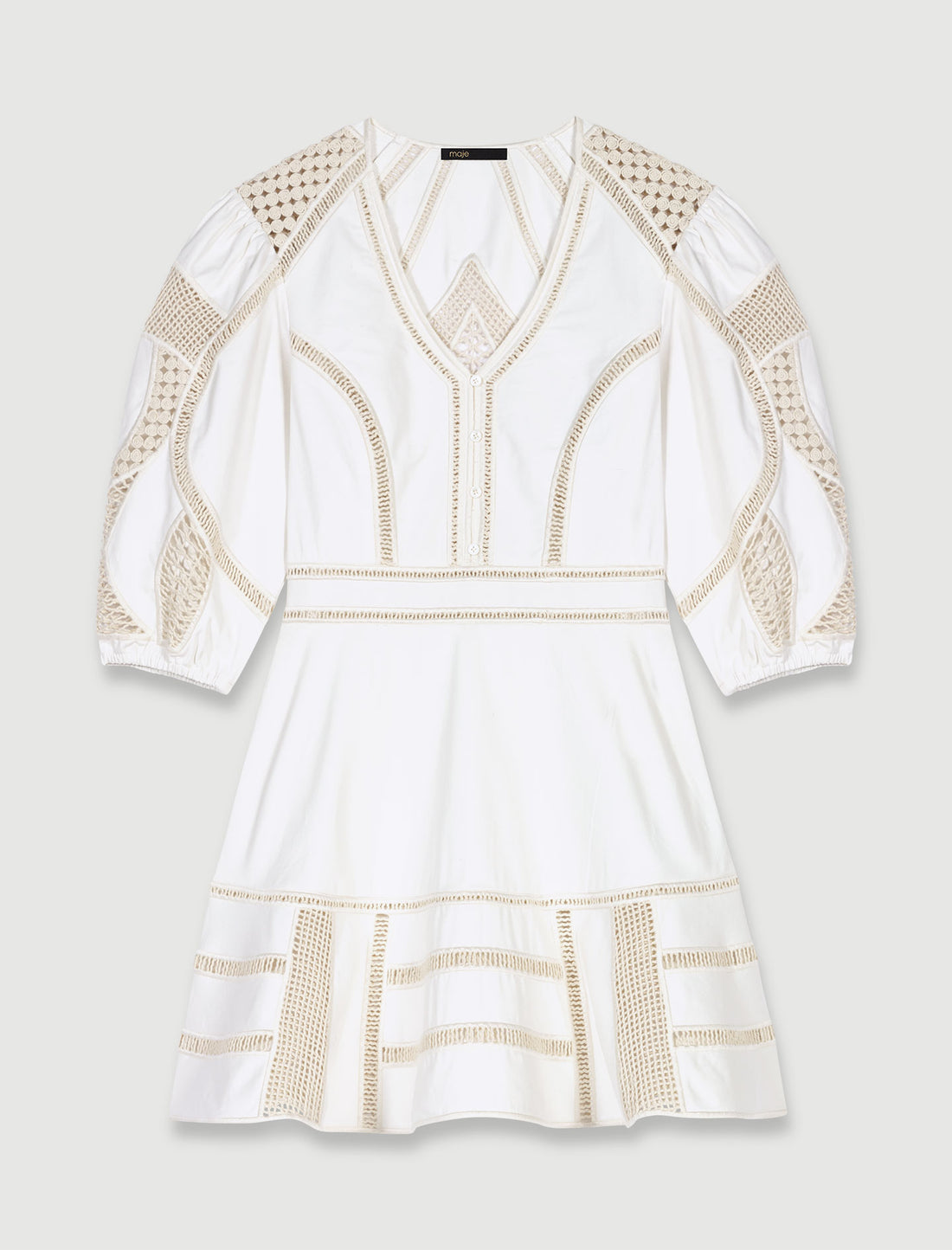 Vestido corto voluminoso