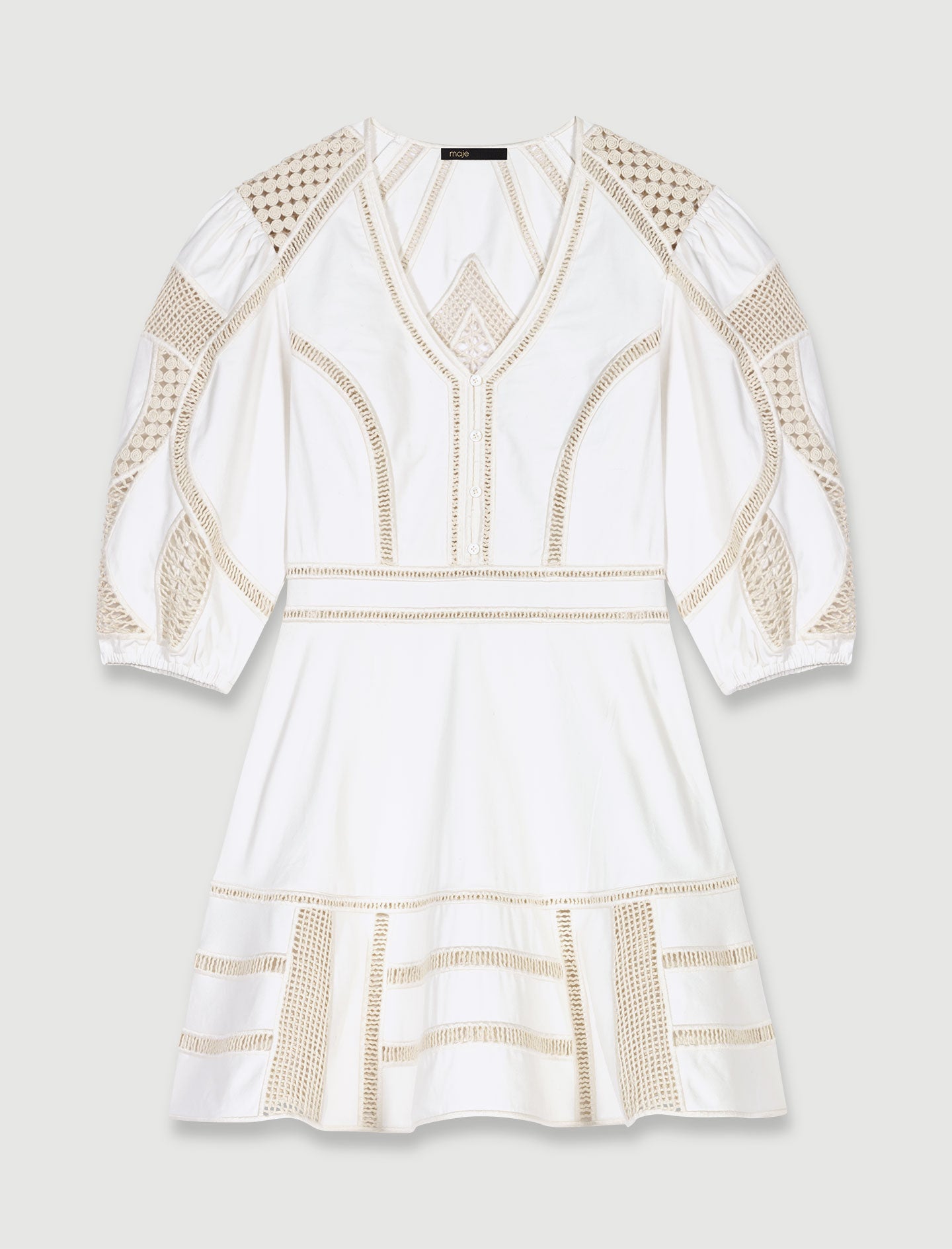 Vestido corto voluminoso