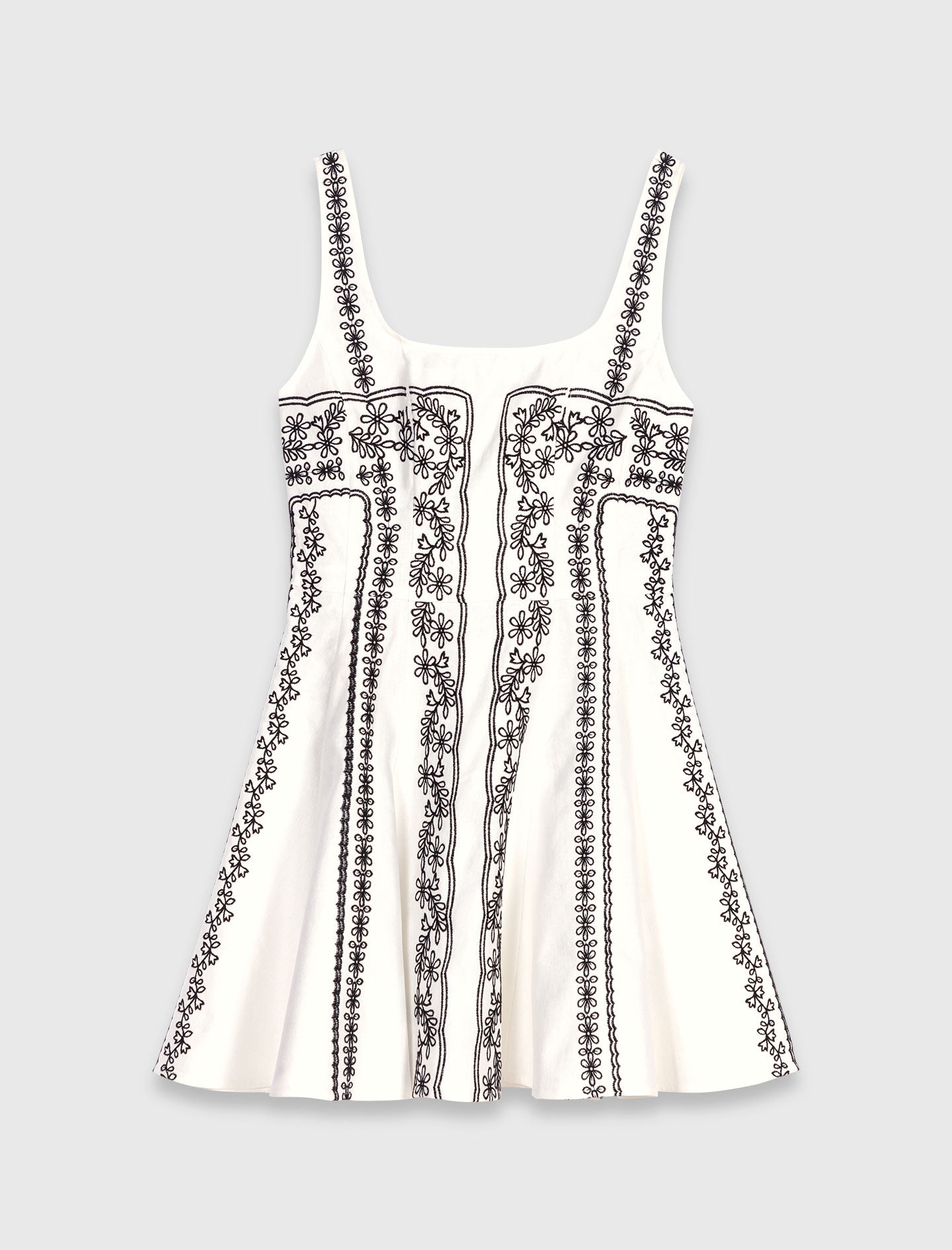 Vestido corto bordado con tirantes