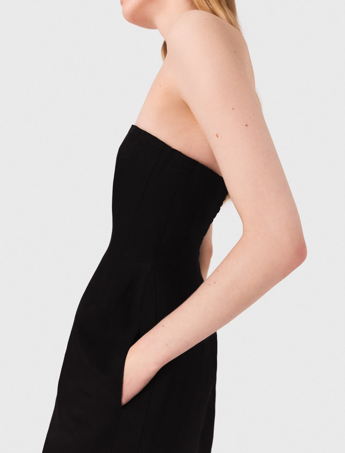 Vestido corto de lino con corpiño