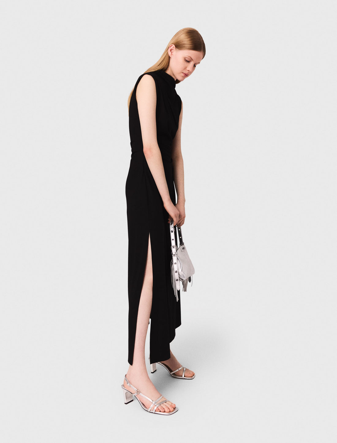 Vestido maxi con cintura recortada