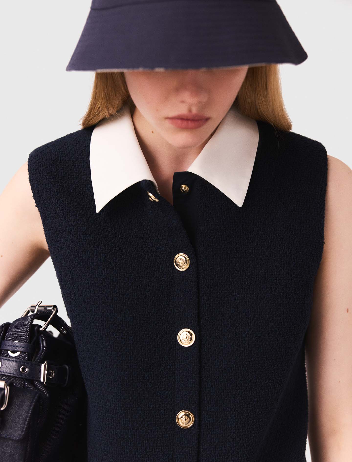 Vestido tweed corto, cuello extraíble