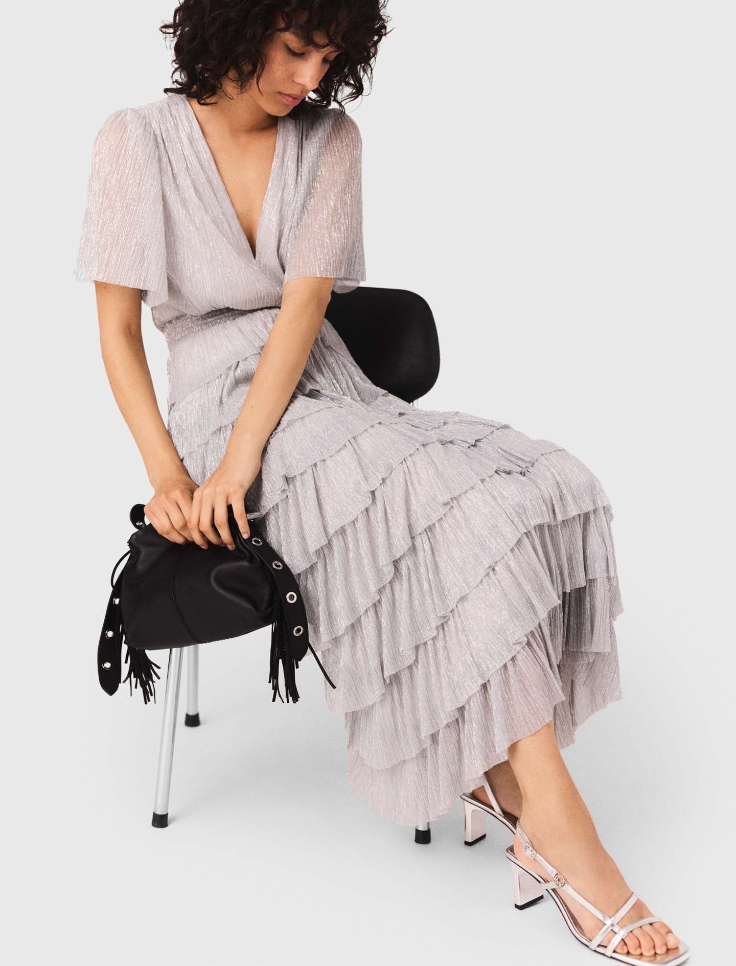 Vestido midi con volantes metálico