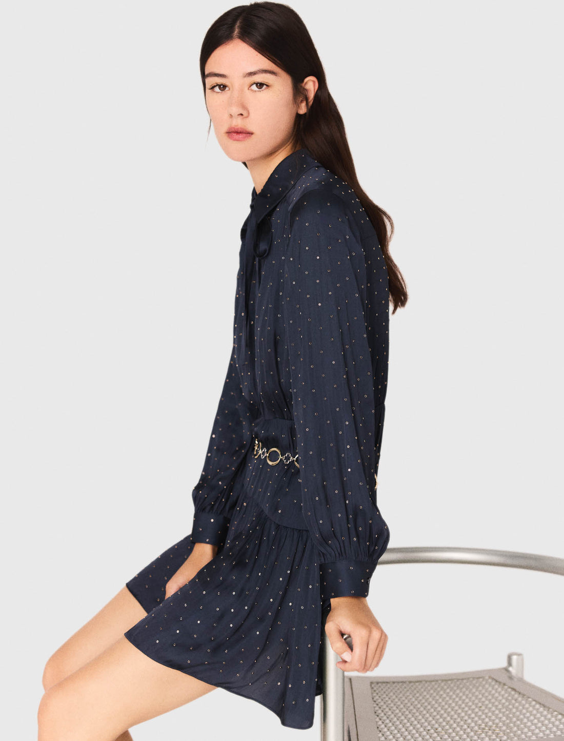 Vestido camisero con tachuelas