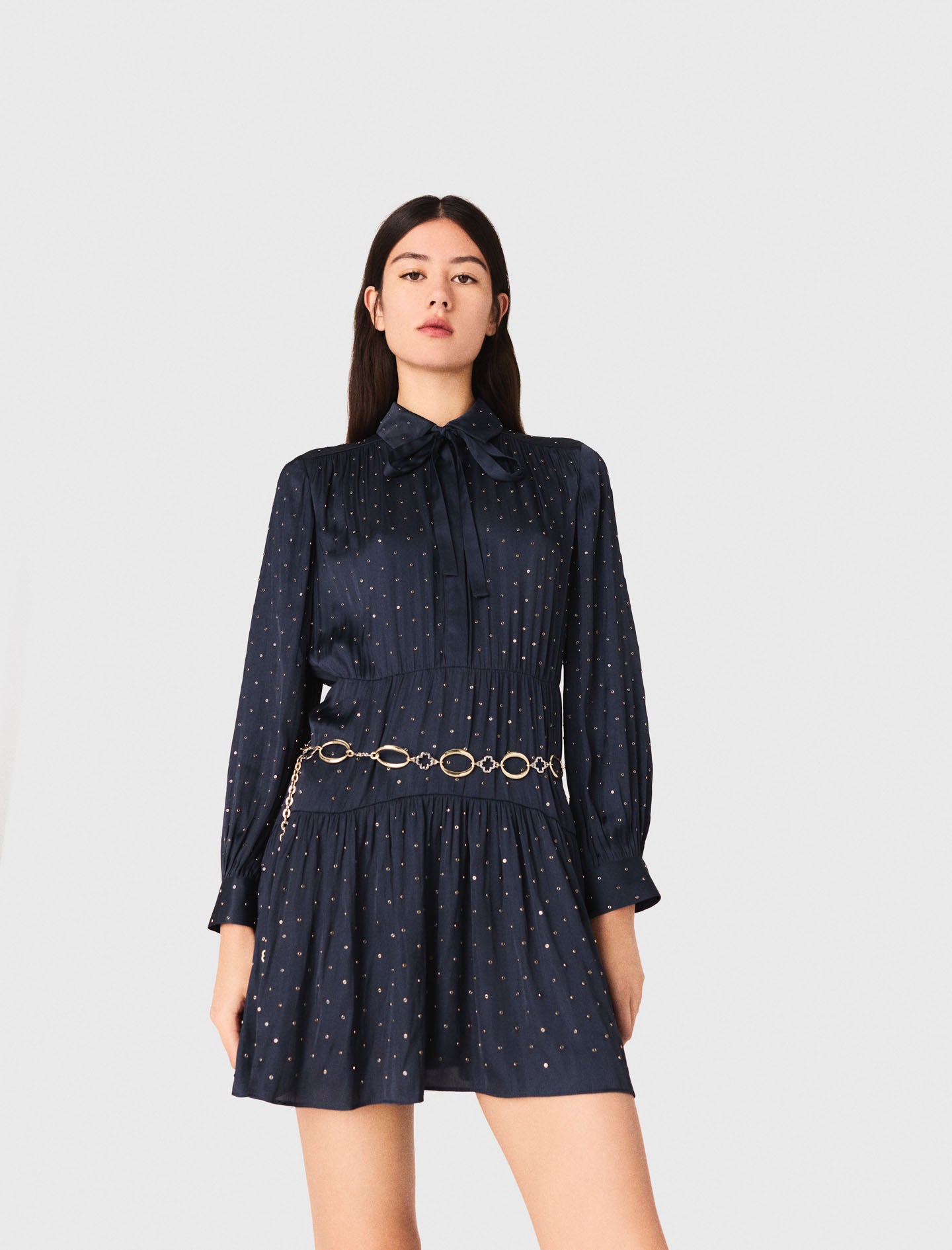 Vestido camisero con tachuelas