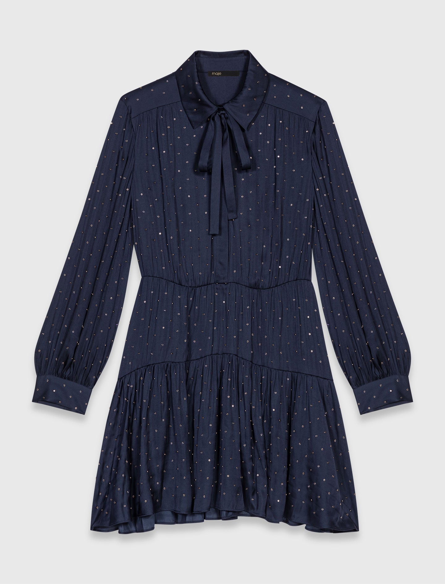 Vestido camisero con tachuelas