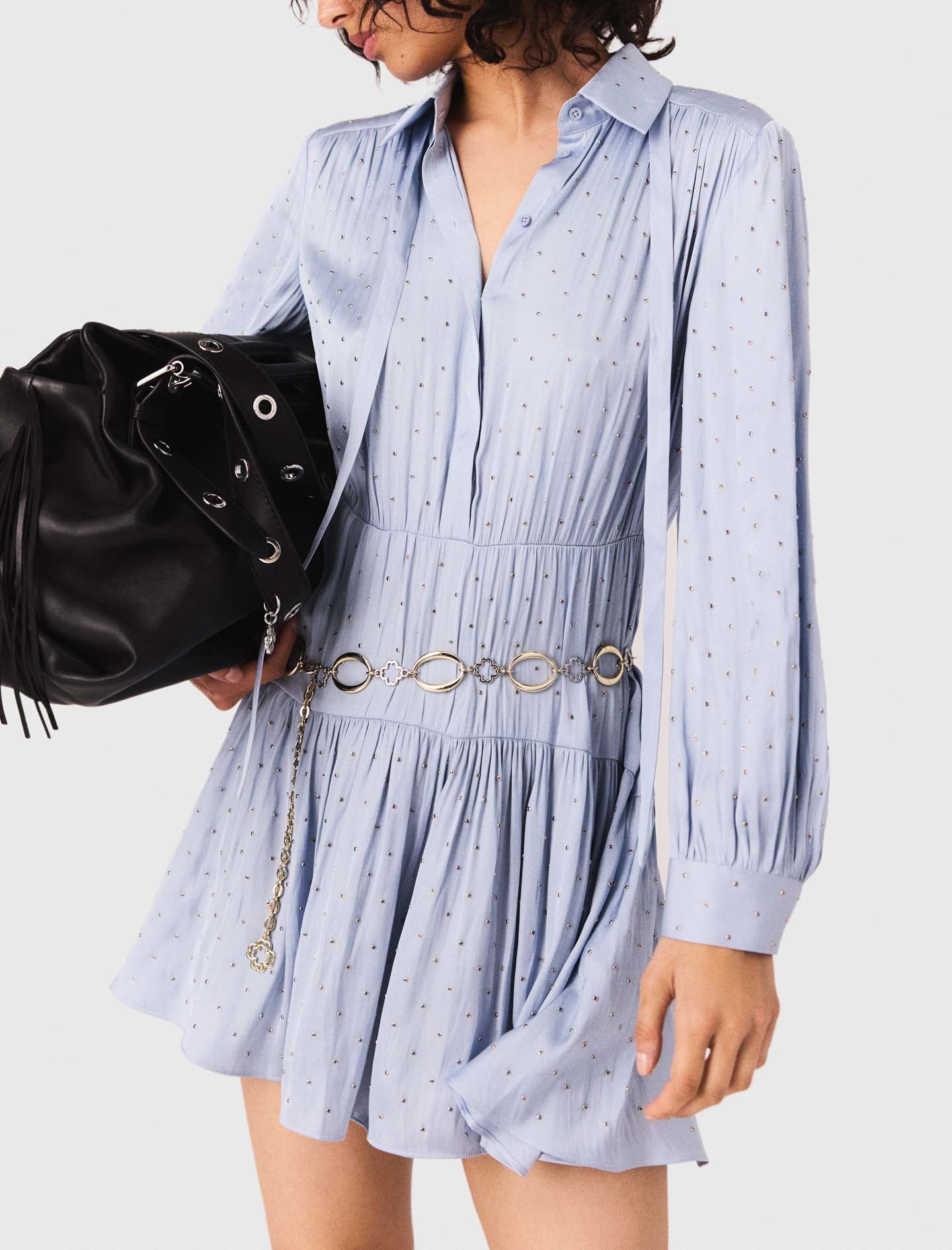 Vestido camisero con tachuelas