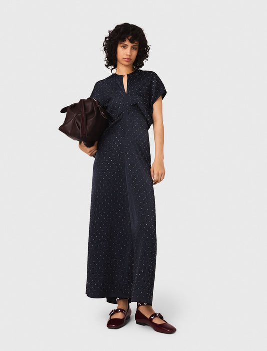 Vestido maxi de satén y tachuelas