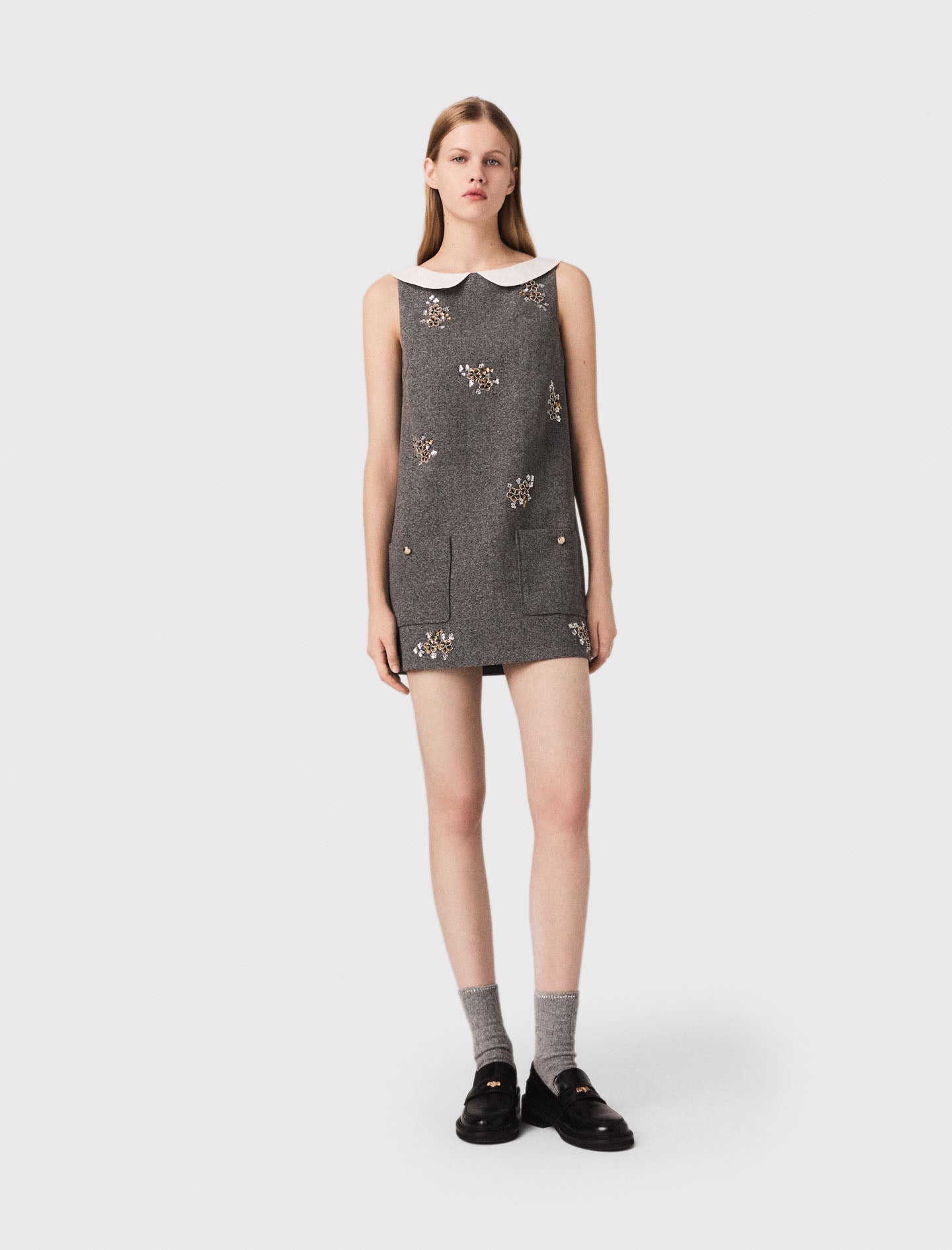 Vestido recto con bordado floral