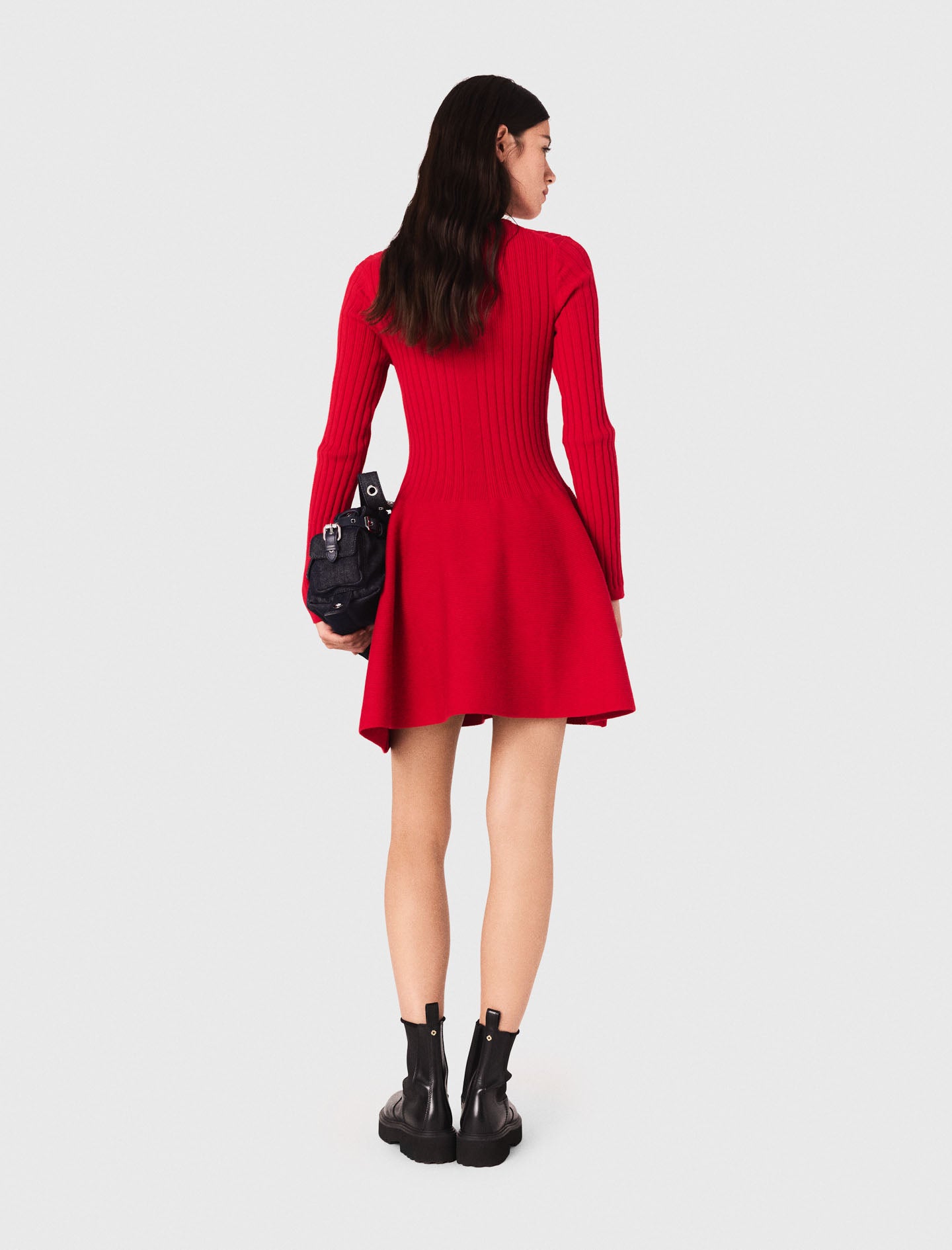 Vestido de punto con falda evasé