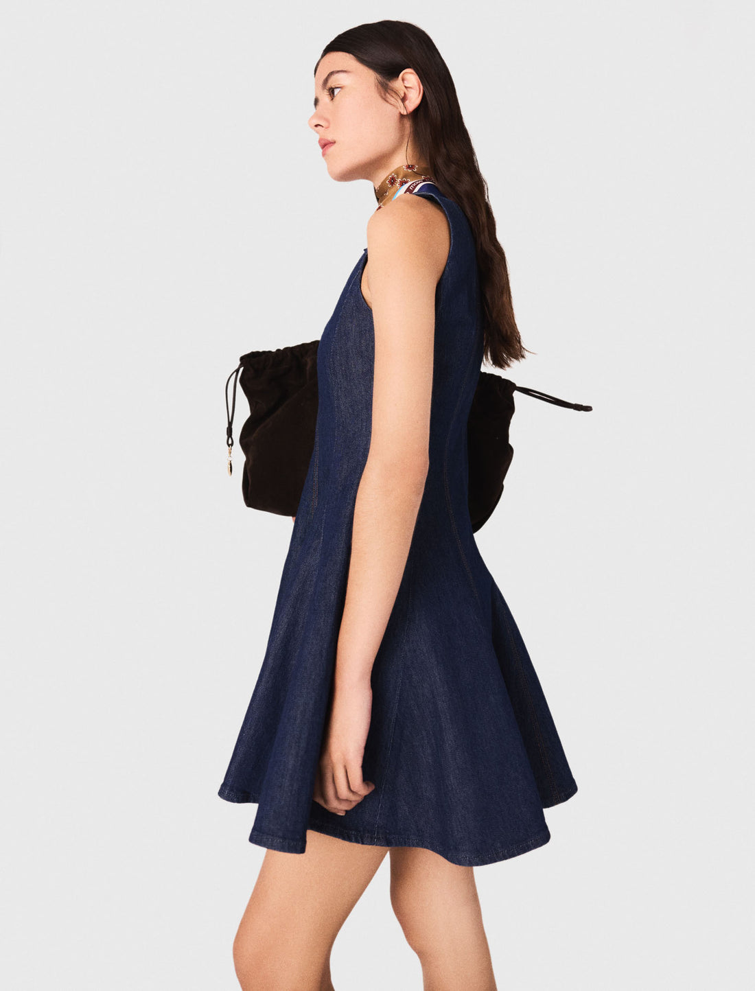 Vestido corto de denim con volantes