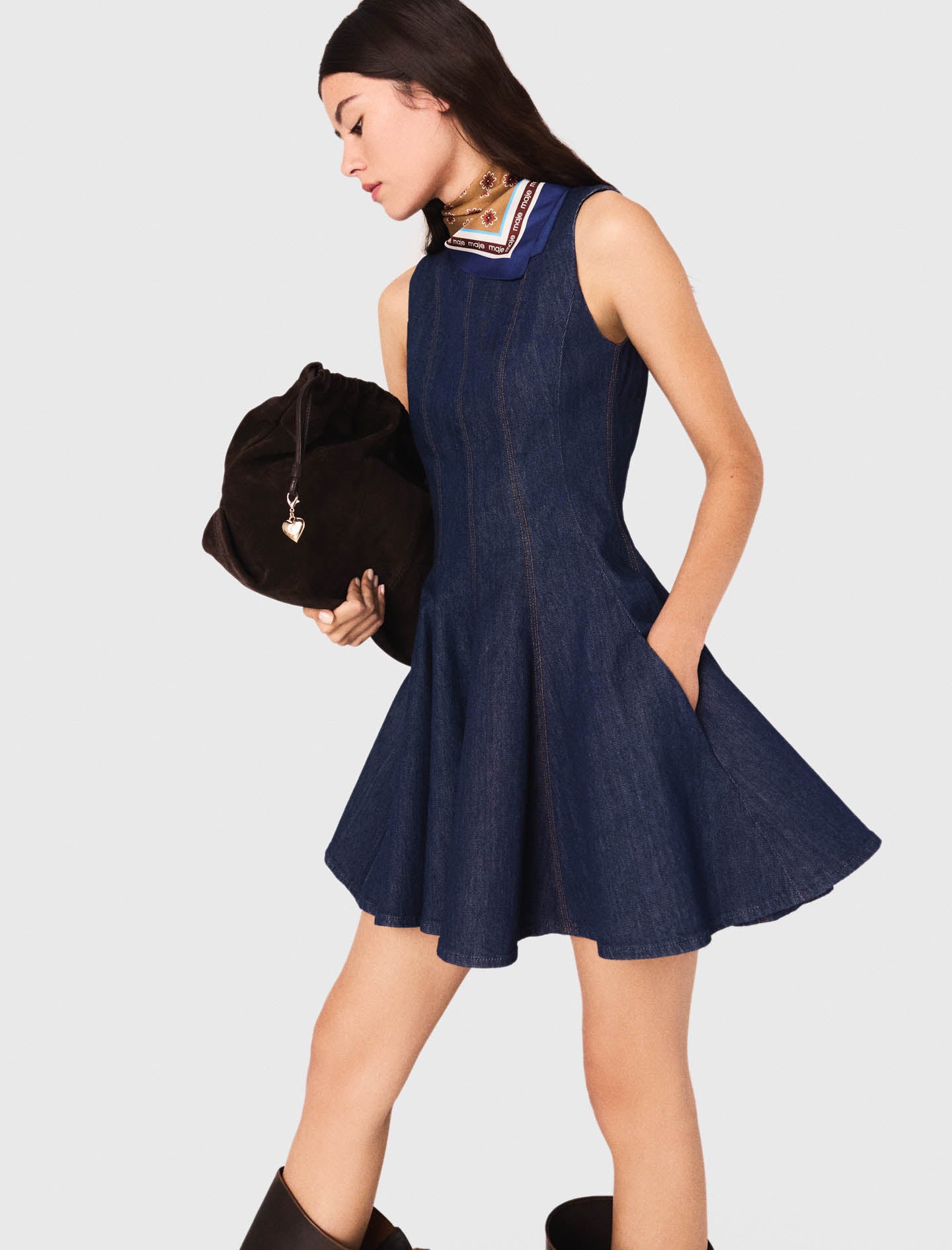 Vestido corto de denim con volantes