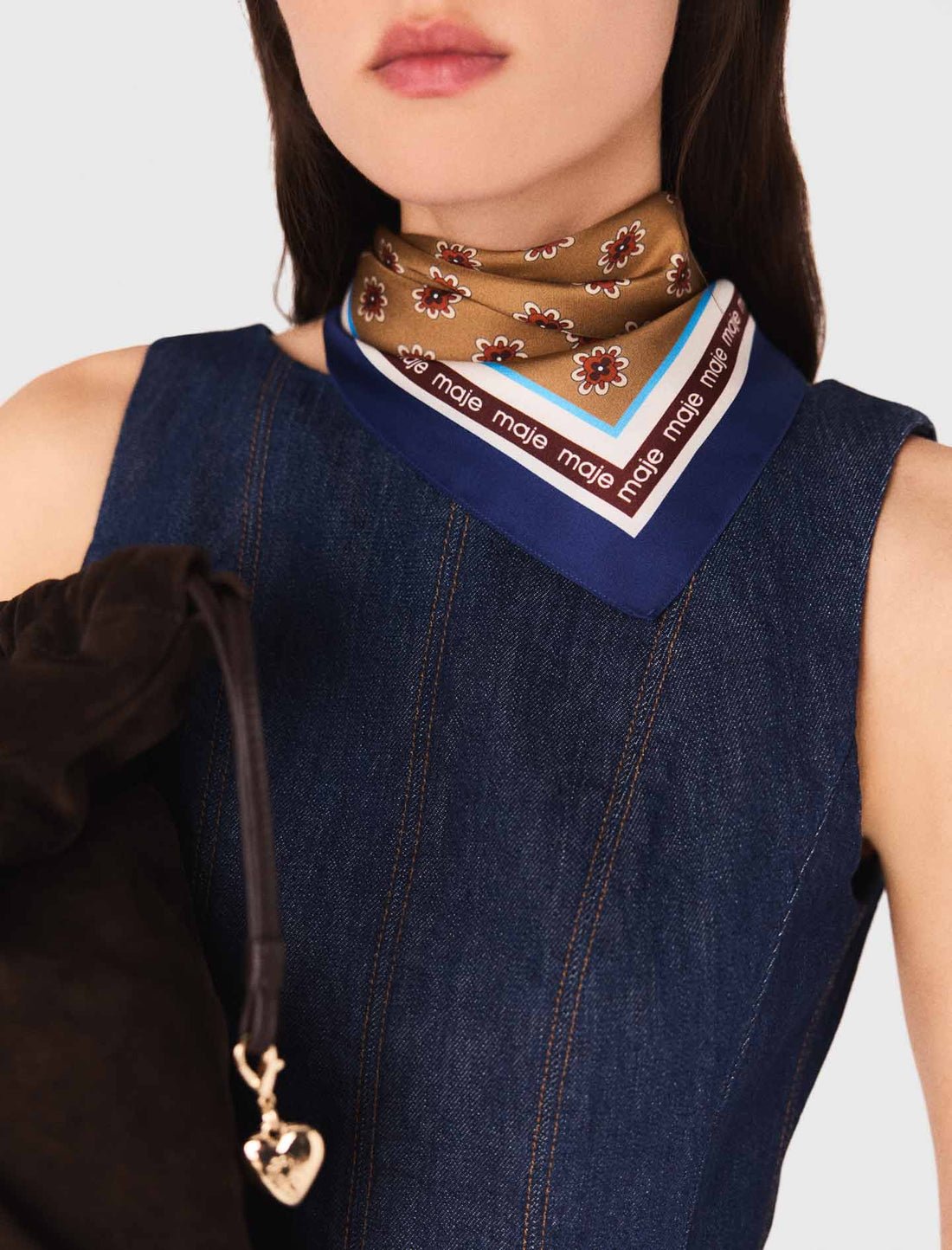 Vestido corto de denim con volantes