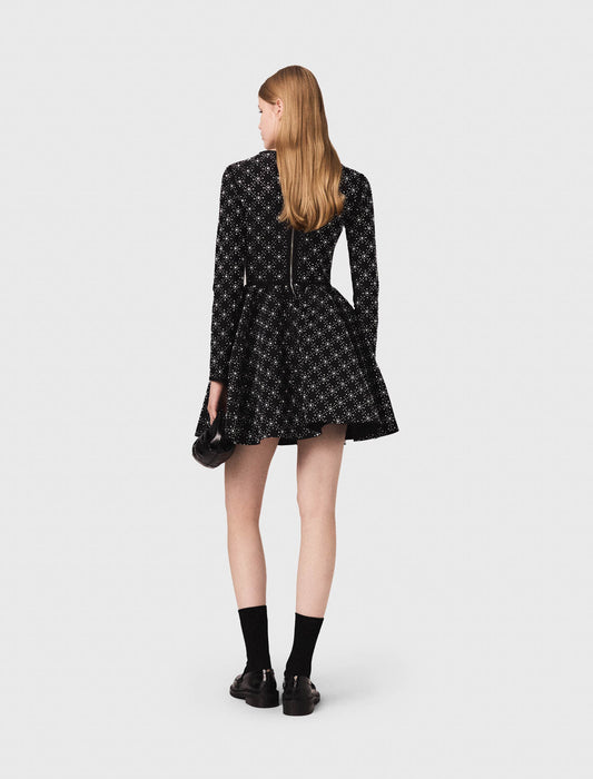 Vestido skater con perlas y strass