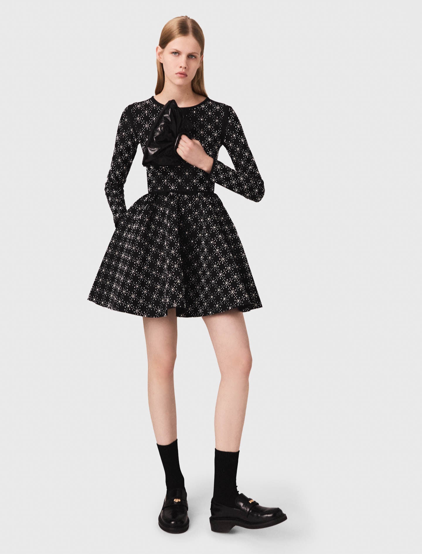 Vestido skater con perlas y strass