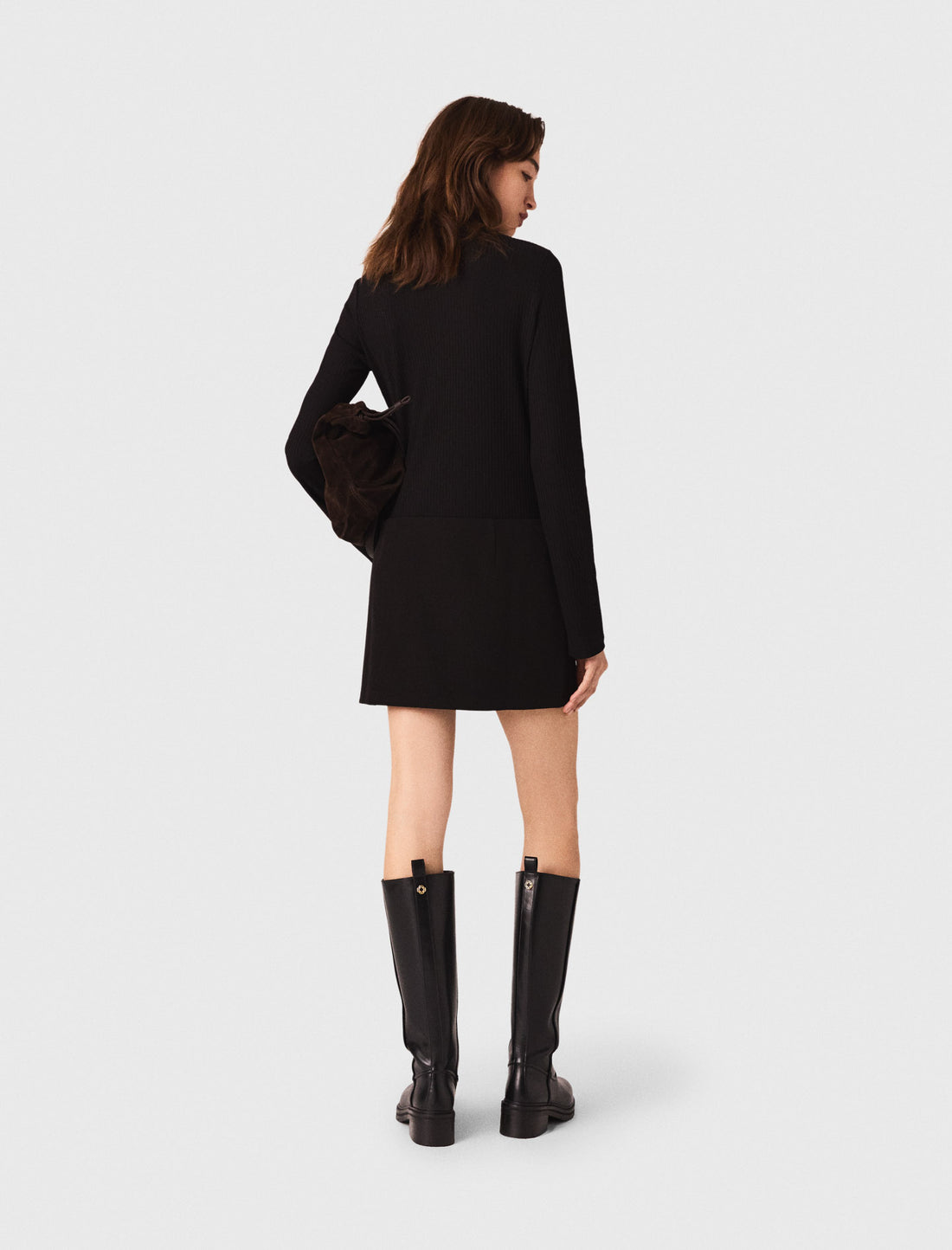 Vestido corto con cuello alto