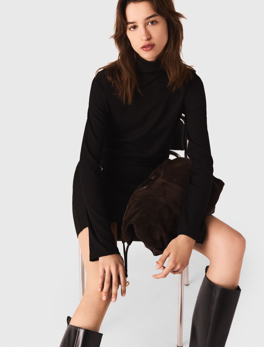 Vestido corto con cuello alto