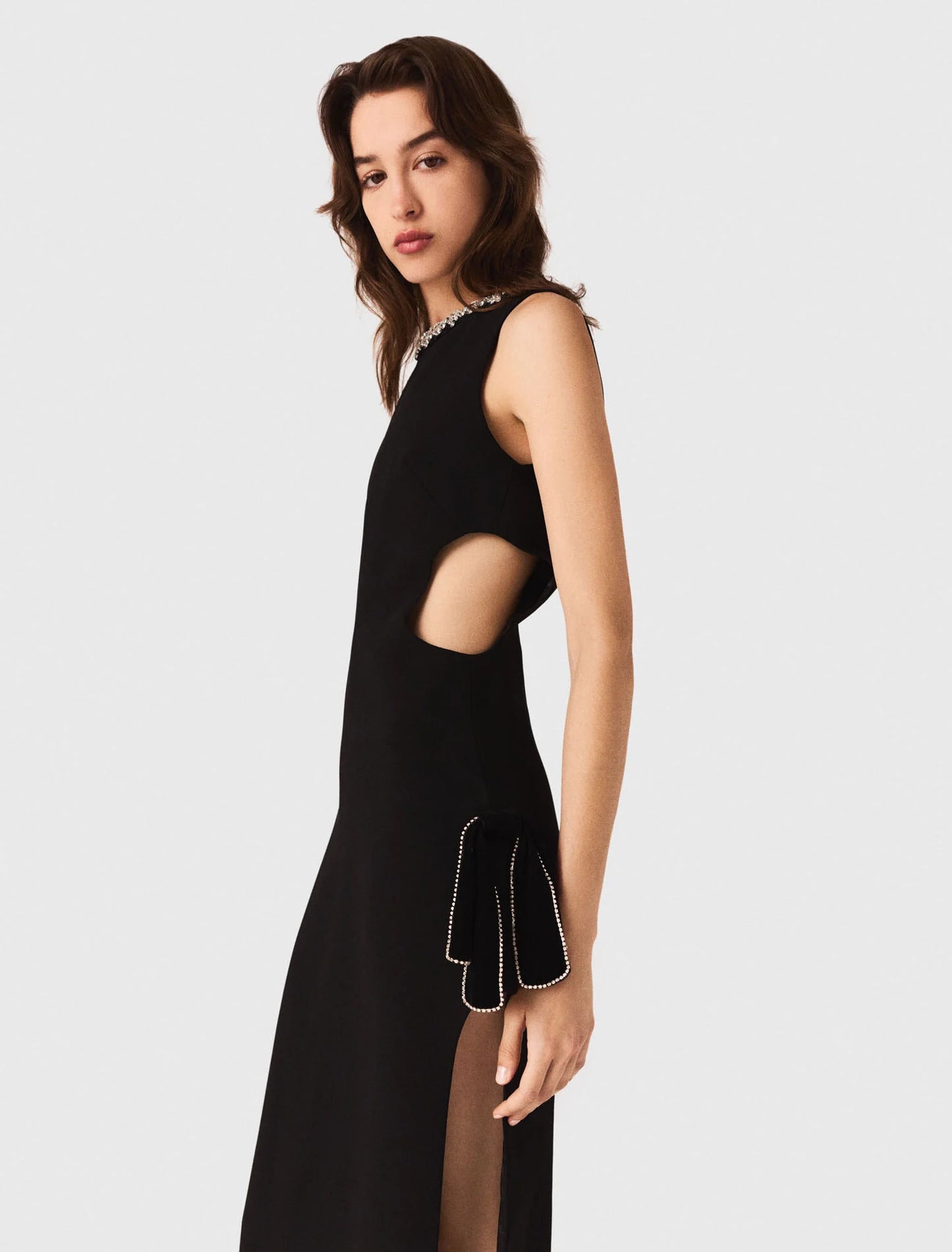 Vestido largo con cuello joya