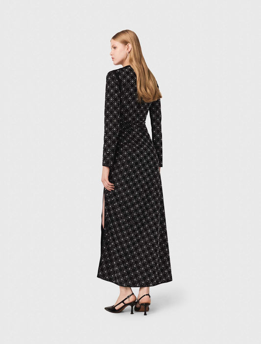 Vestido largo con perlas y strass