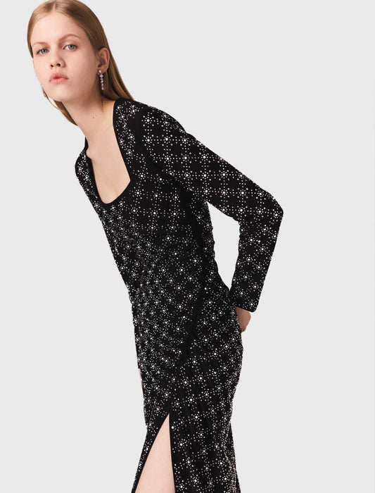 Vestido largo con perlas y strass