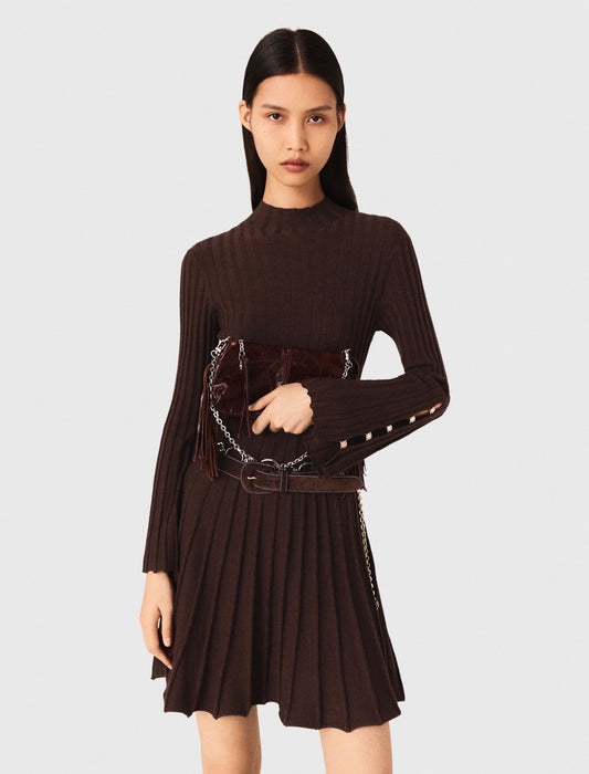 Vestido corto patinador con cuello alto