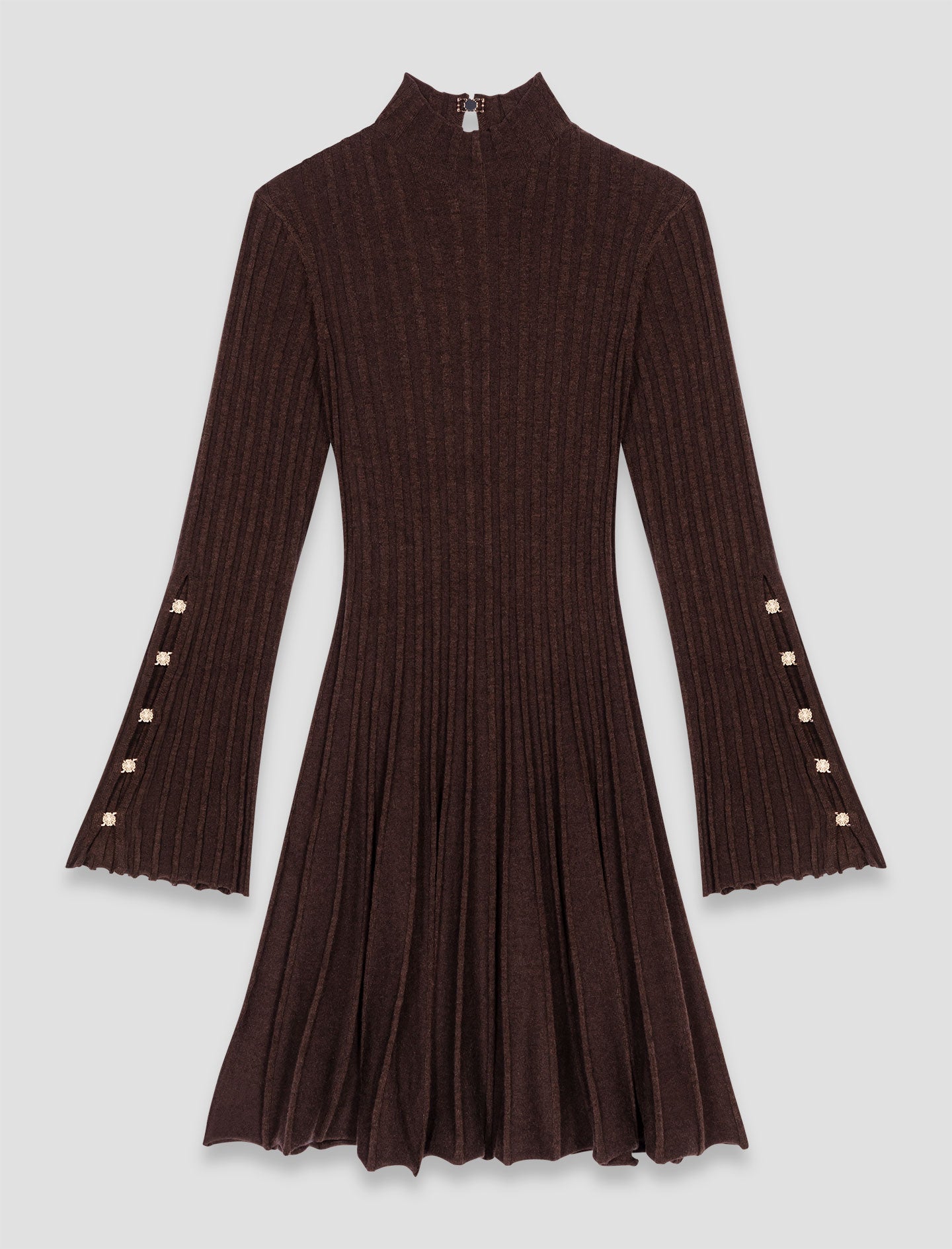 Vestido corto patinador con cuello alto